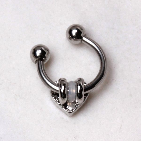 Horseshoe cartilage earring with gemmed heart design, made of surgical steel, featuring clear CZ stones, perfect for helix piercings.